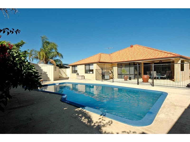 14 Kirkimbie Street, Carramar WA 6031