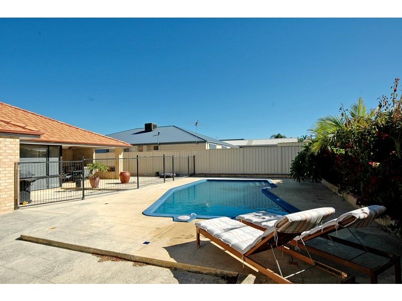 14 Kirkimbie Street, Carramar WA 6031