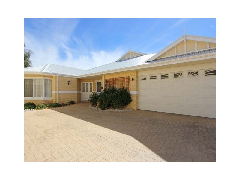 30 Benjamin Cres, Tapping WA 6065
