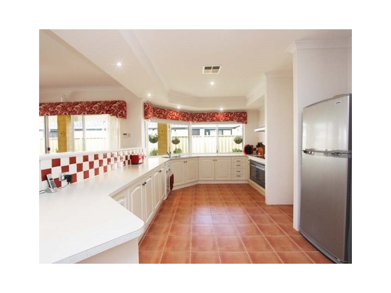30 Benjamin Cres, Tapping WA 6065