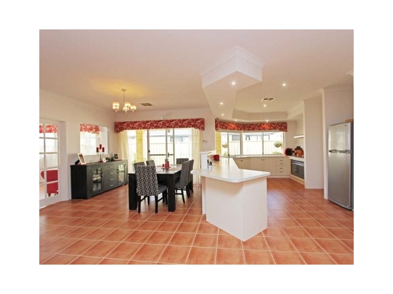 30 Benjamin Cres, Tapping WA 6065