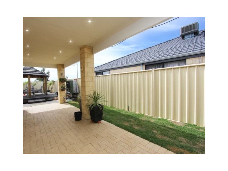 30 Benjamin Cres, Tapping WA 6065