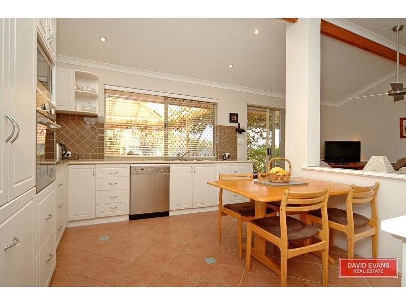 4 Tripoli Mews, Currambine WA 6028