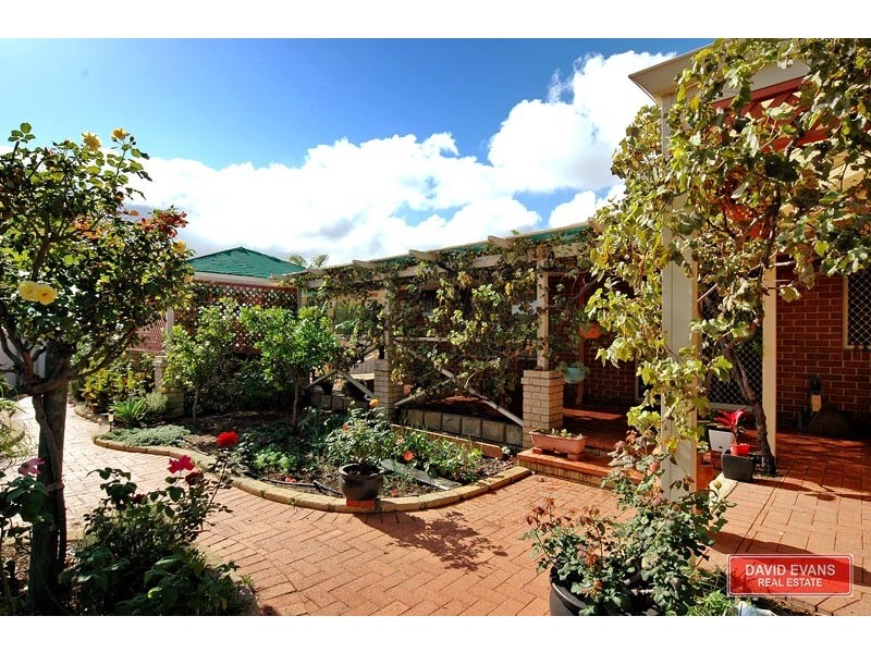 4 Tripoli Mews, Currambine WA 6028