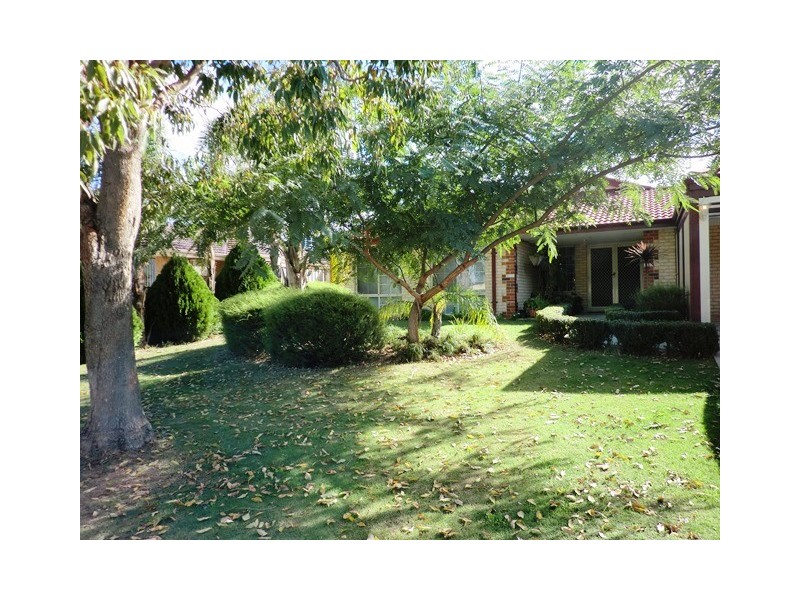 28 MONALTRIE LOOP, Carramar WA 6031