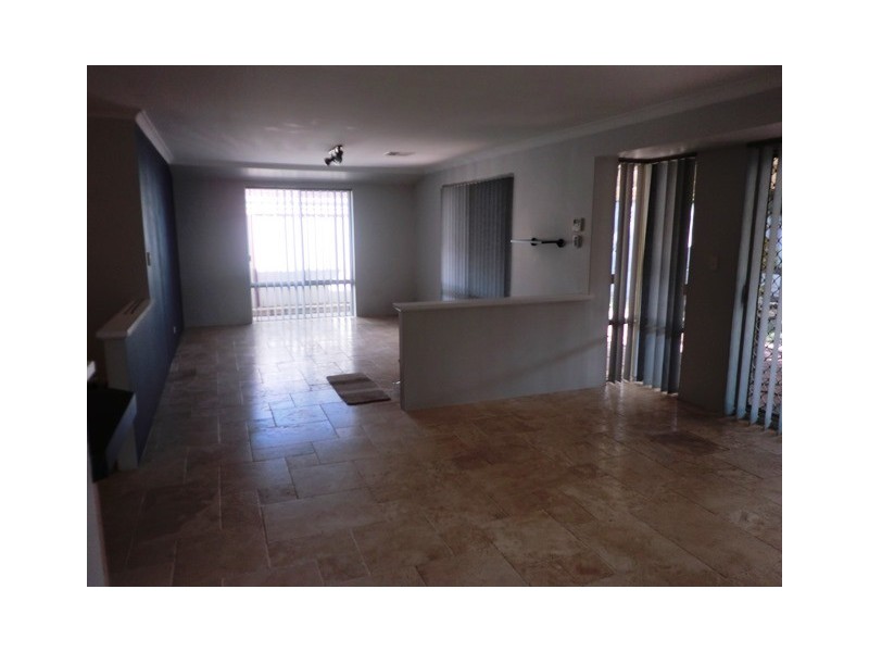 28 MONALTRIE LOOP, Carramar WA 6031