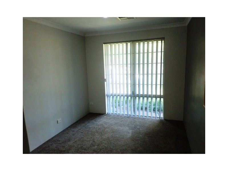 28 MONALTRIE LOOP, Carramar WA 6031