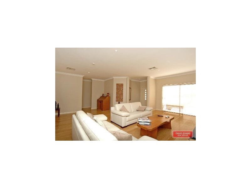 32 Rio Marina Way, Mindarie WA 6030