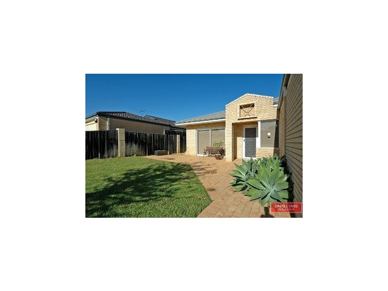 32 Rio Marina Way, Mindarie WA 6030