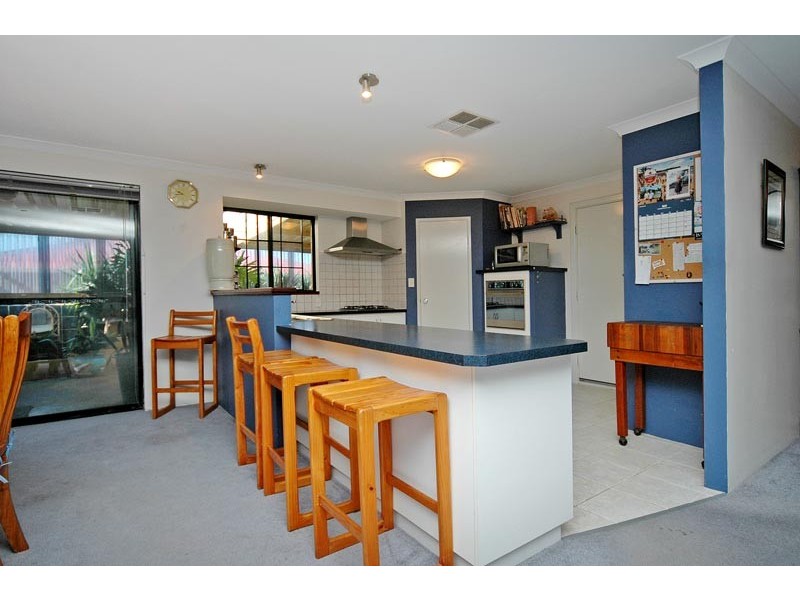 6 Evans Place, Two Rocks WA 6037