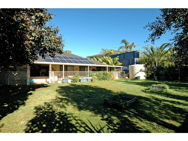 6 Evans Place, Two Rocks WA 6037