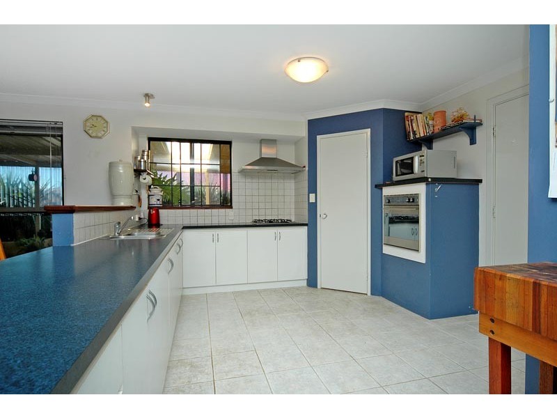 6 Evans Place, Two Rocks WA 6037