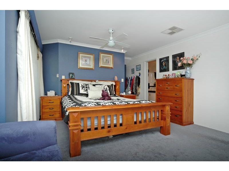 6 Evans Place, Two Rocks WA 6037