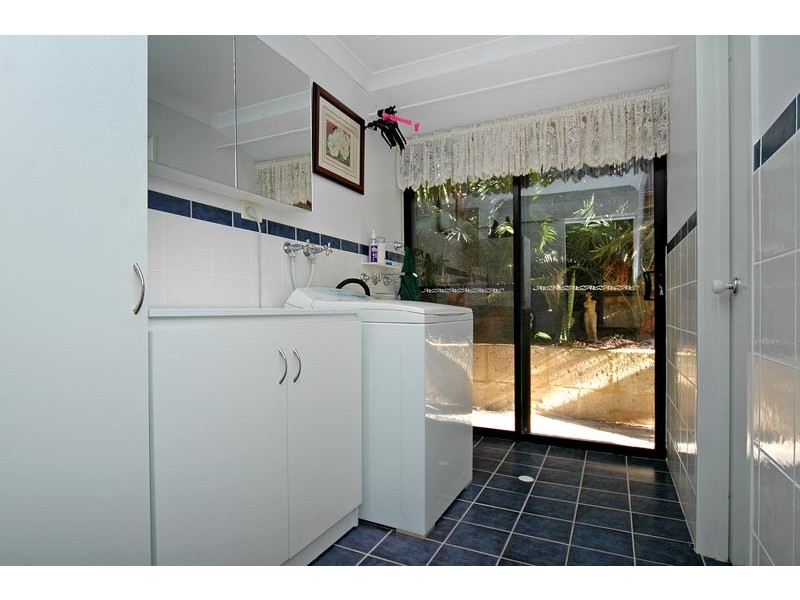 6 Evans Place, Two Rocks WA 6037