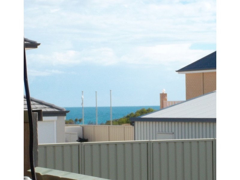 16 TENGGARA AVENUE, Two Rocks WA 6037