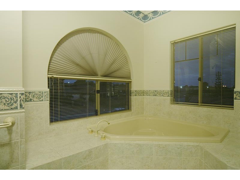 15 Sheringham Retreat, Currambine WA 6028