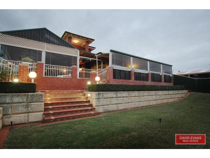 15 Sheringham Retreat, Currambine WA 6028