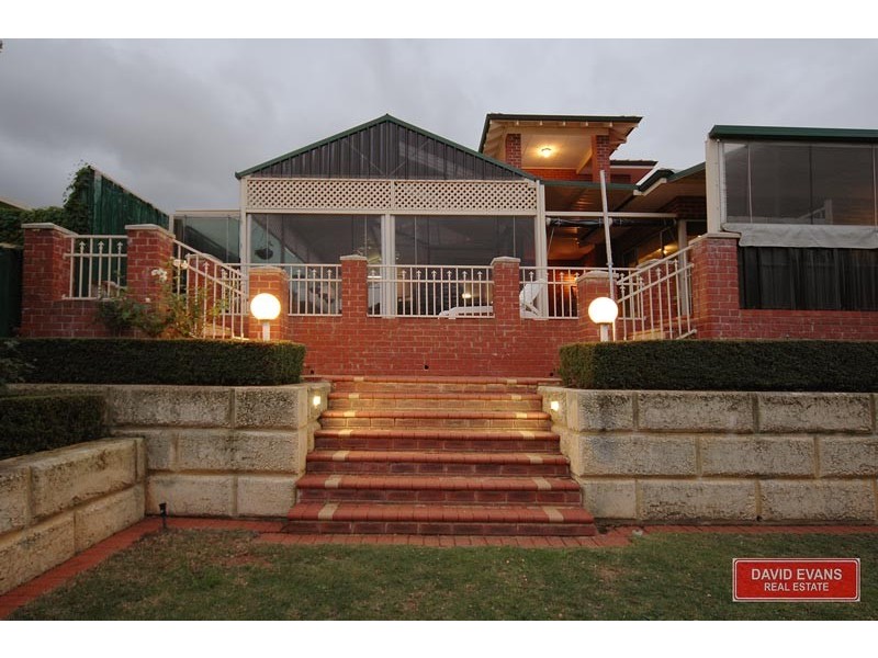 15 Sheringham Retreat, Currambine WA 6028