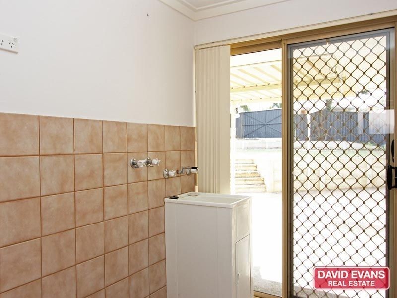 2 BERKSHIRE DRIVE, Beldon WA 6027