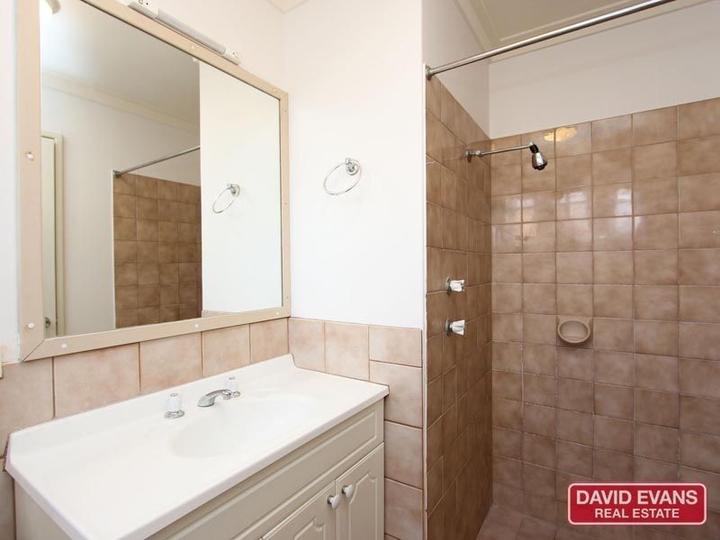 2 BERKSHIRE DRIVE, Beldon WA 6027