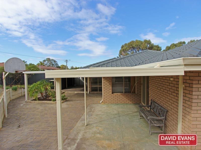2 BERKSHIRE DRIVE, Beldon WA 6027