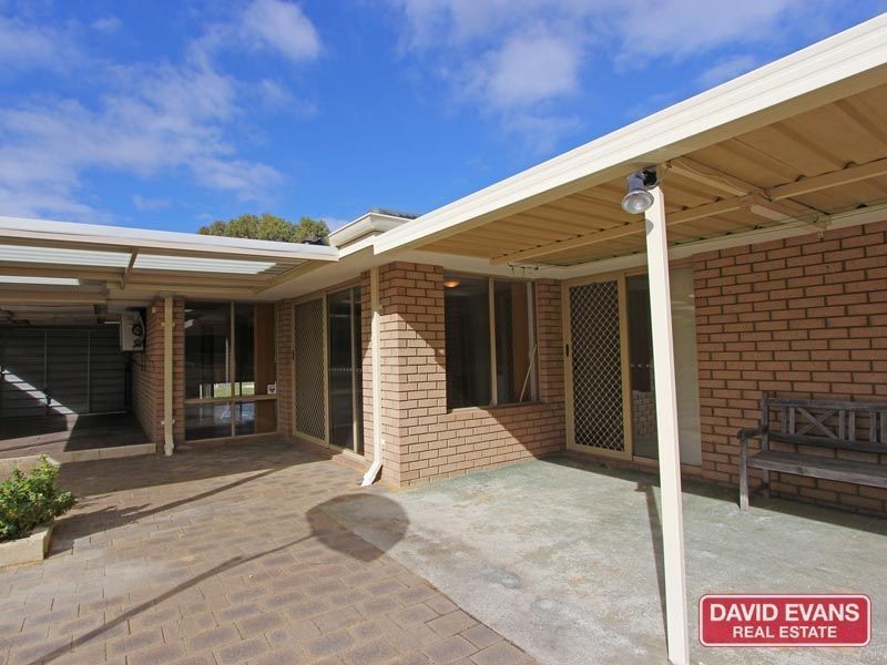 2 BERKSHIRE DRIVE, Beldon WA 6027