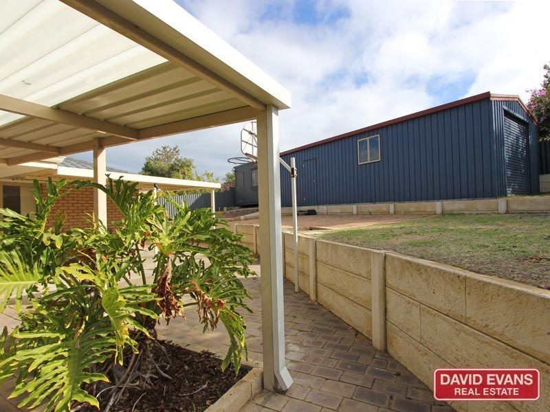 2 BERKSHIRE DRIVE, Beldon WA 6027