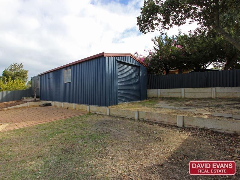 2 BERKSHIRE DRIVE, Beldon WA 6027