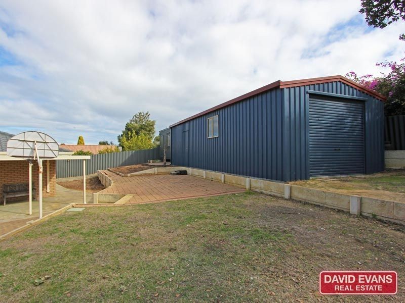 2 BERKSHIRE DRIVE, Beldon WA 6027