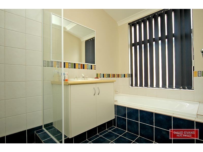 44 Cheriton Drive, Carramar WA 6031