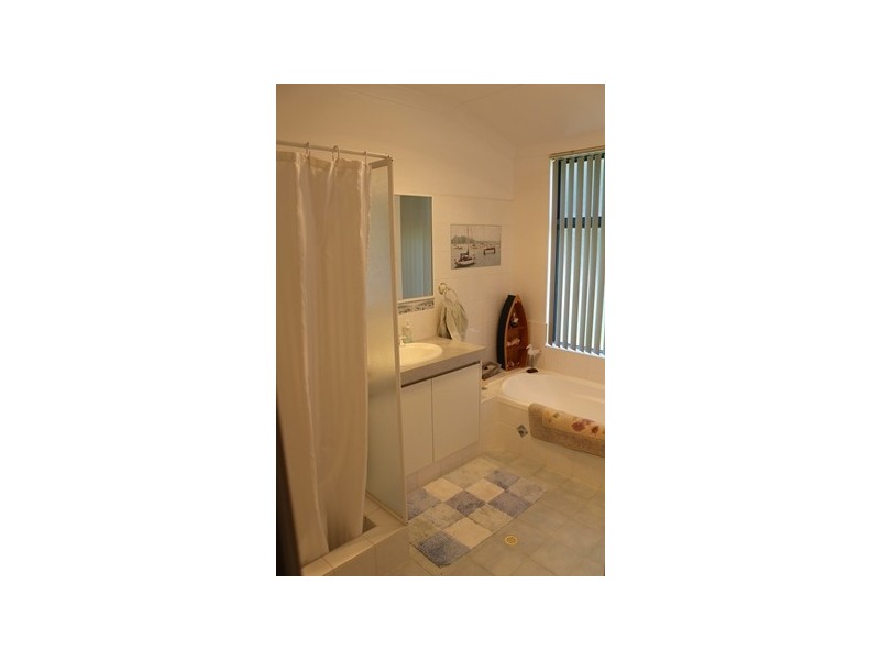 32 WEATHERLEY DRIVE, Two Rocks WA 6037