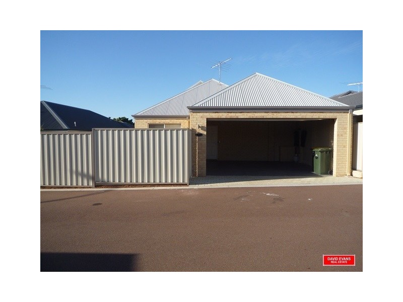 4 Bloomer Lane, Tapping WA 6065