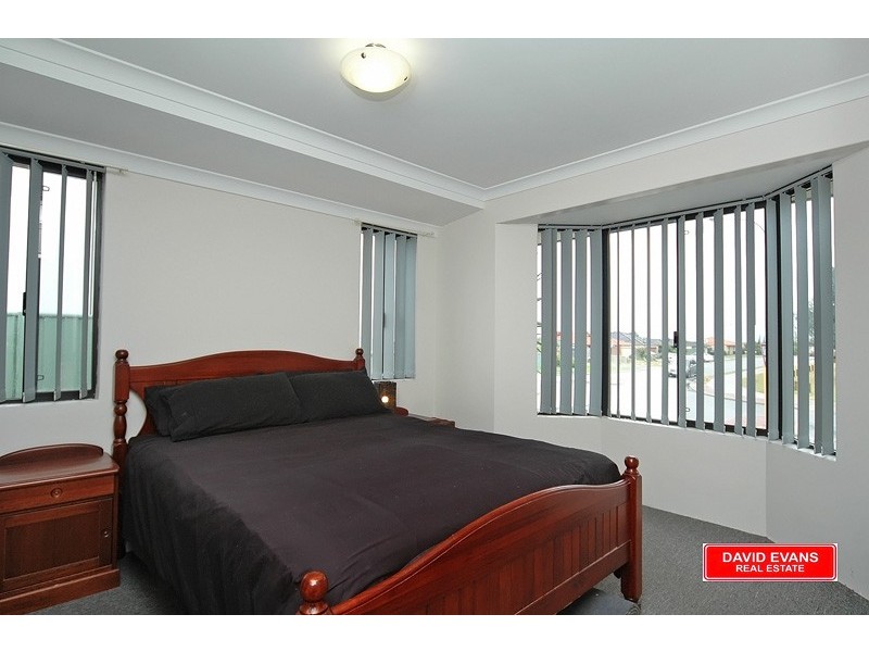 2 DENTATA STREET, Banksia Grove WA 6031