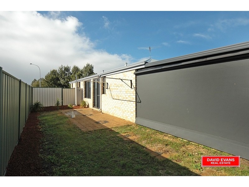 2 DENTATA STREET, Banksia Grove WA 6031