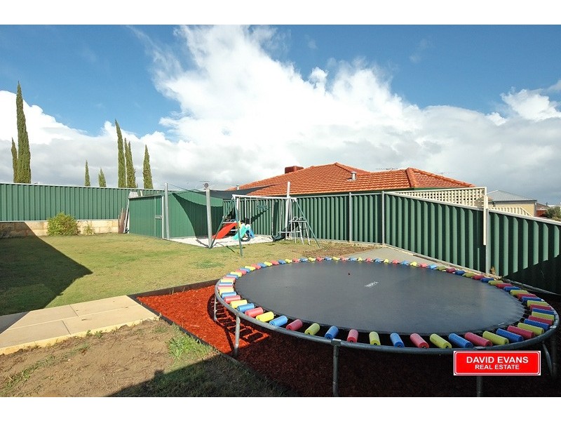 2 DENTATA STREET, Banksia Grove WA 6031