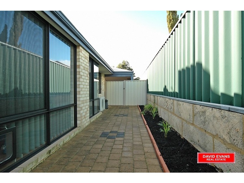 2 DENTATA STREET, Banksia Grove WA 6031