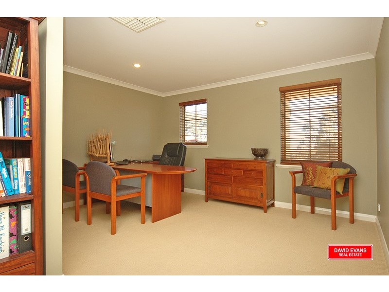 52 LOTHERTON WAY, Hocking WA 6065