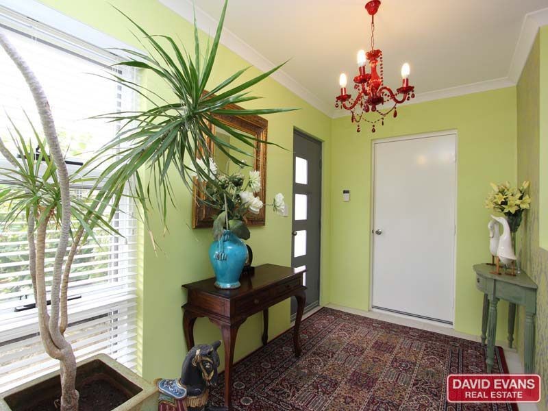 12 La Bianca Vista, Carramar WA 6031