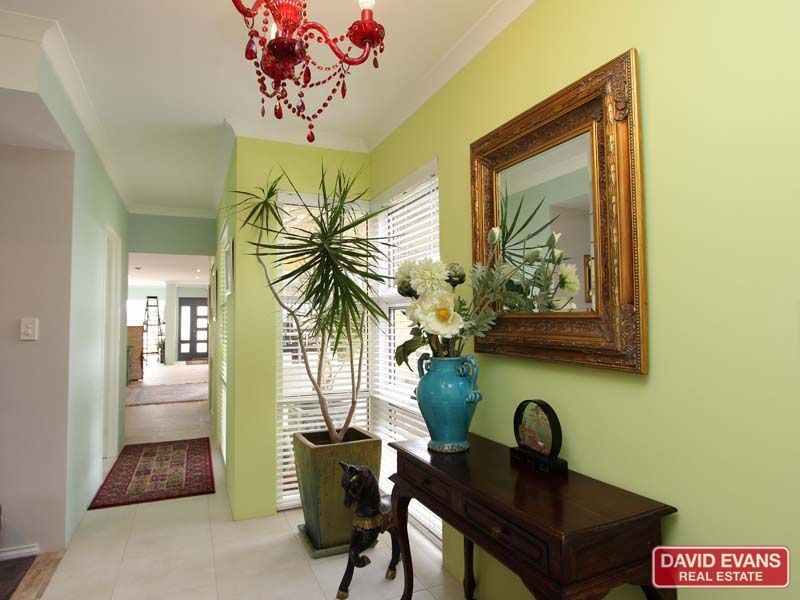 12 La Bianca Vista, Carramar WA 6031