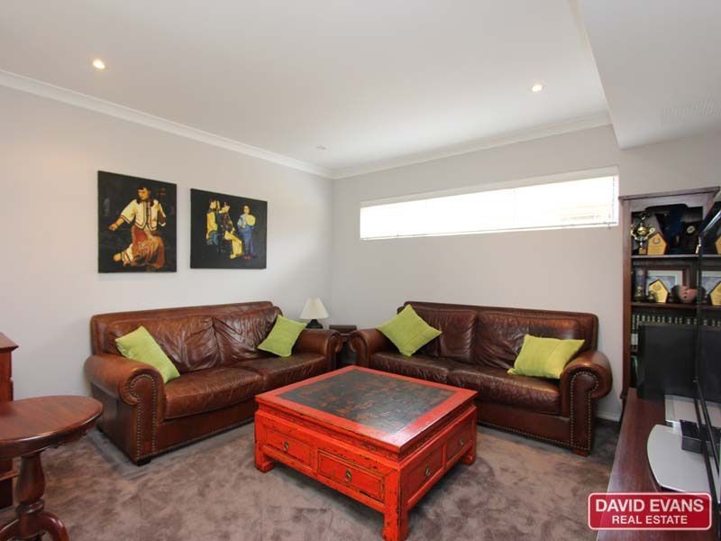12 La Bianca Vista, Carramar WA 6031