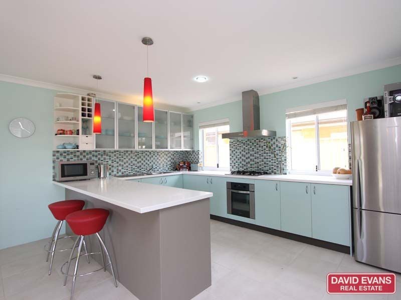 12 La Bianca Vista, Carramar WA 6031