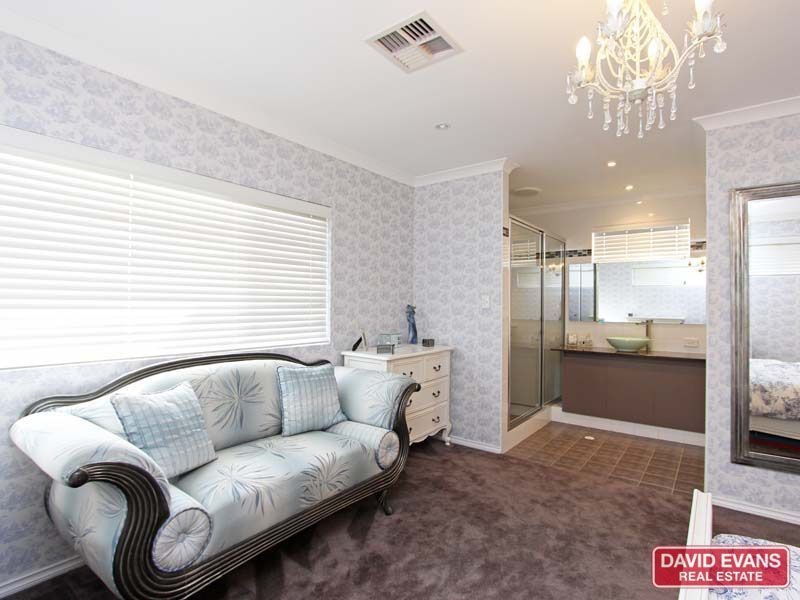 12 La Bianca Vista, Carramar WA 6031