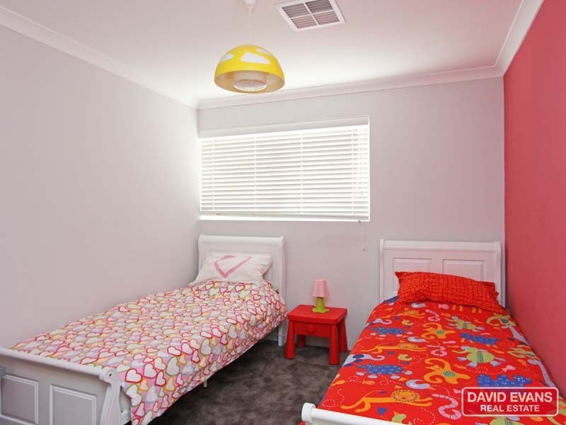 12 La Bianca Vista, Carramar WA 6031