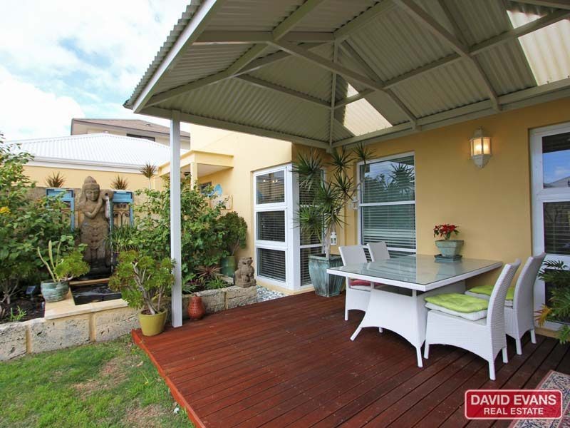 12 La Bianca Vista, Carramar WA 6031
