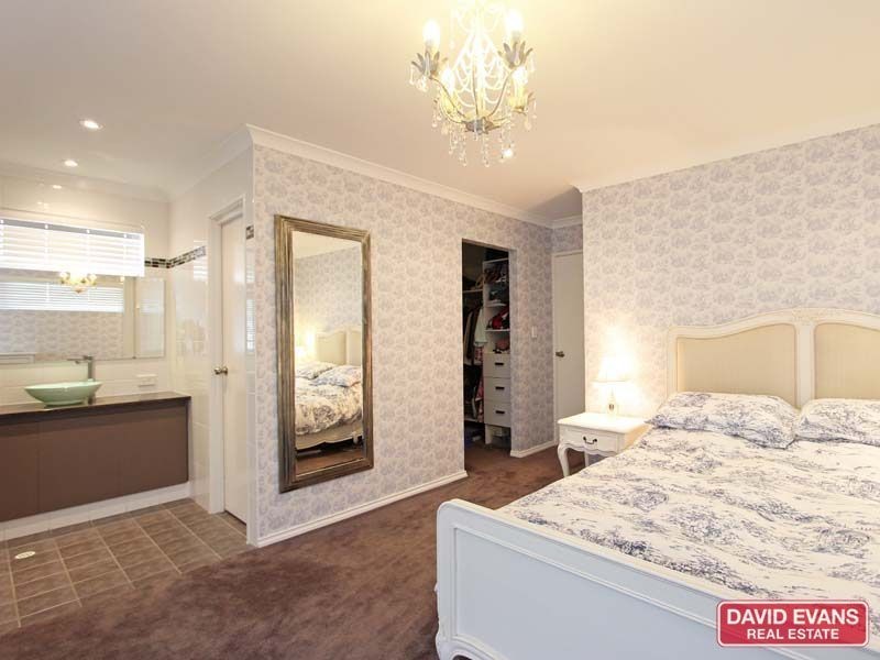 12 La Bianca Vista, Carramar WA 6031