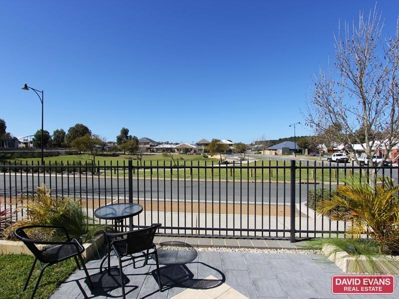 15 Nankeen Circle, Tapping WA 6065