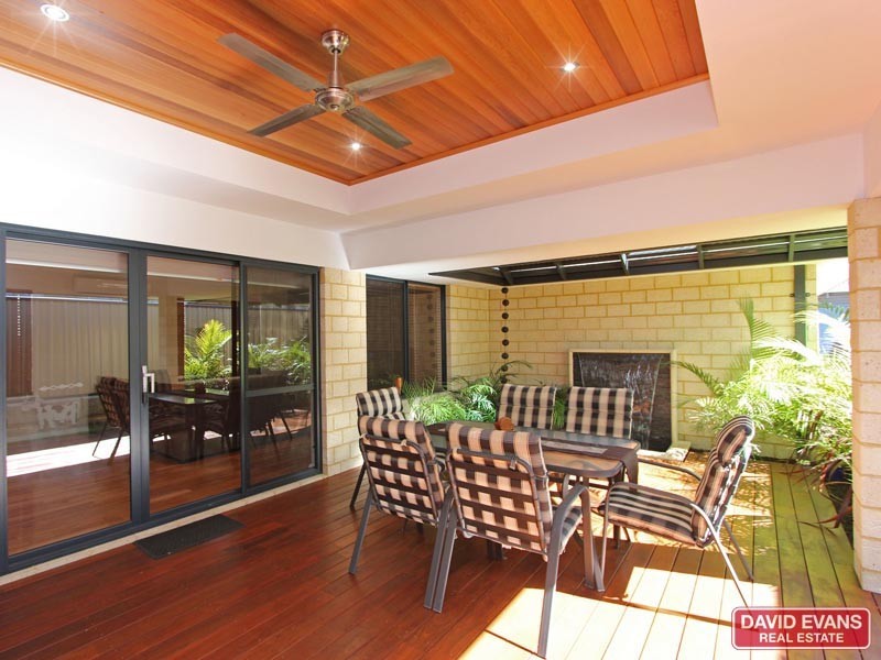 15 Nankeen Circle, Tapping WA 6065
