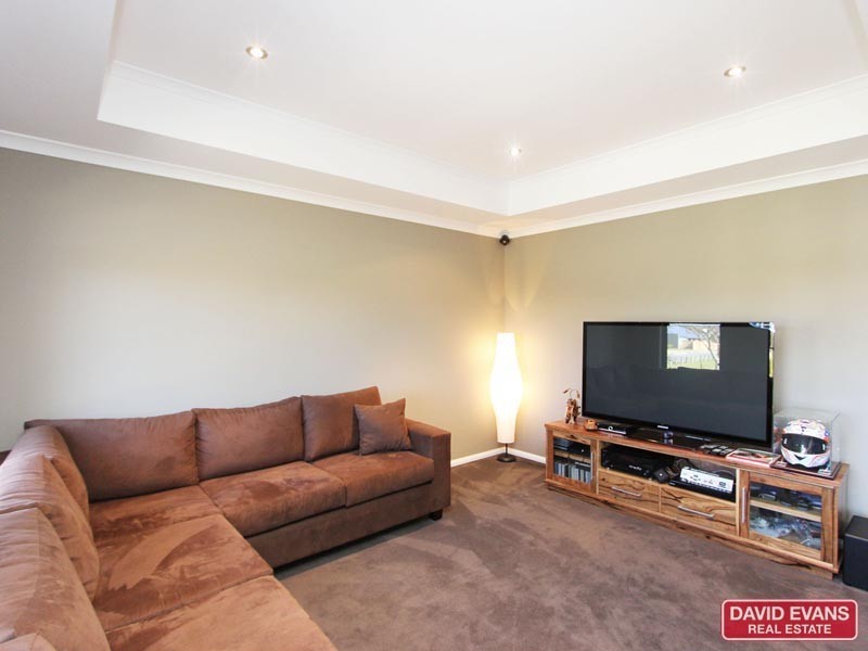 15 Nankeen Circle, Tapping WA 6065