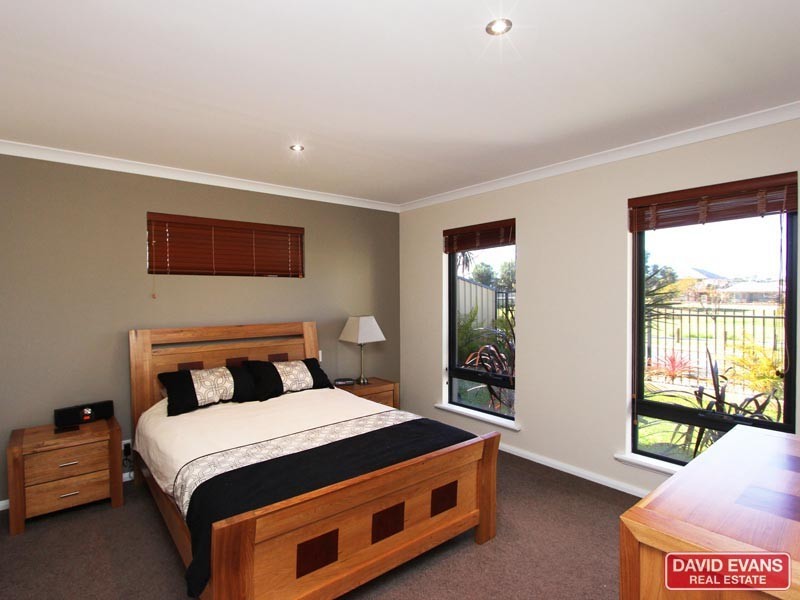 15 Nankeen Circle, Tapping WA 6065