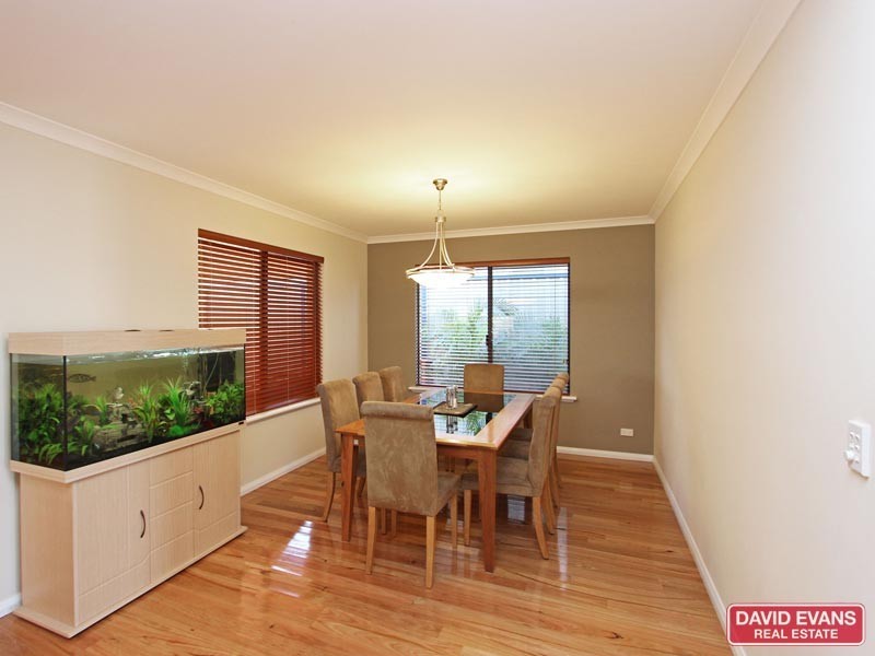 15 Nankeen Circle, Tapping WA 6065